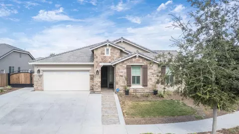 3644 N Central Ct, Visalia, CA 93291