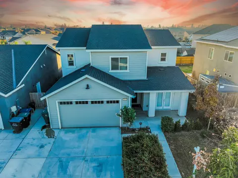 1911 W Modoc Ave, Visalia, CA 93291