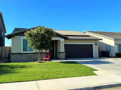 2104 Alexander Ave, Tulare, CA 93274