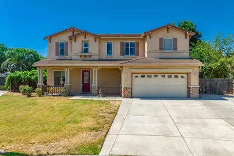 420 Lexington Pl, Hanford, CA 93230