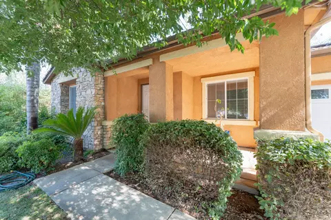 2710 Mary Ave, Sanger, CA 93657