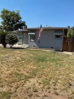 1114 N Green St, Hanford, CA 93230