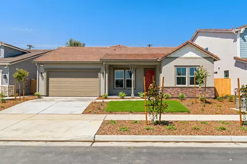 2166 N Mitchell St, Hanford, CA 93230