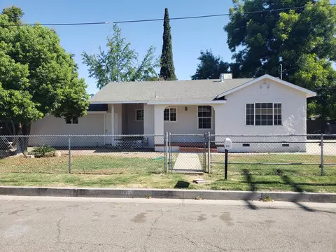 810 W Allen Ave, Visalia, CA 93291