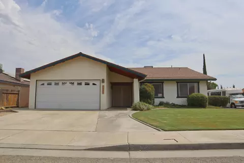 1691 W Wall Ln, Porterville, CA 93257