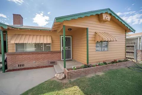 595 N Camelia Ave, Farmersville, CA 93223