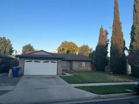2573 S Jackson Ave, Fresno, CA 93725