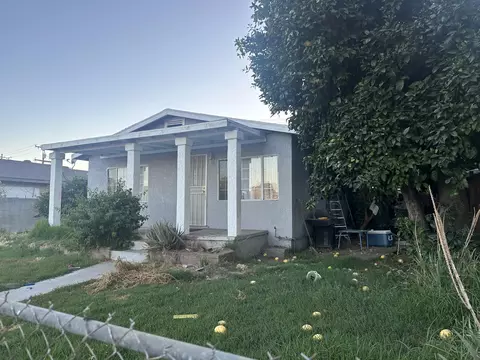 11651 Virginia Ave, Lynwood, CA 90262