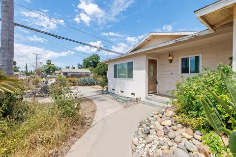 502 S E St, Tulare, CA 93274 photo 2