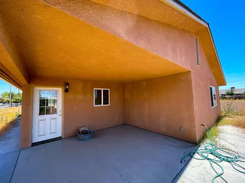 528 James Ave, Corcoran, CA 93212 photo 3