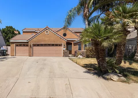 2316 School Ct, Visalia, CA 93292