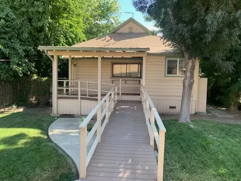 132 N C St, Exeter, CA 93221 photo 2