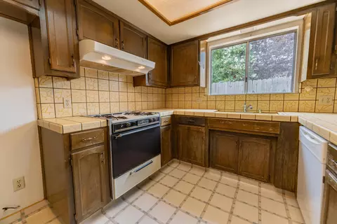 1709 E Cross Ave, Tulare, CA 93274 photo 18