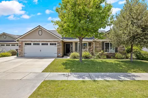 3053 Foster Ct, Tulare, CA 93274