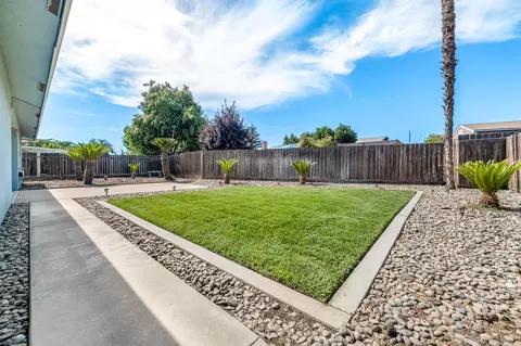 3534 W Cherry Ave, Visalia, CA 93277 photo 2