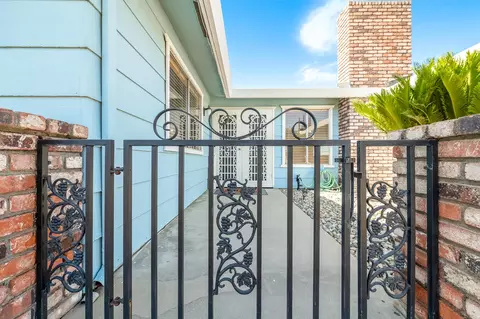 3534 W Cherry Ave, Visalia, CA 93277 photo 9