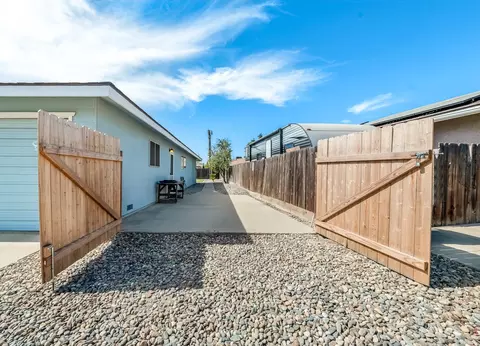 3534 W Cherry Ave, Visalia, CA 93277 photo 3
