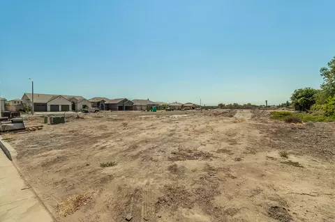 4247 S University St, Visalia, CA 93277