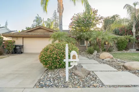 2327 S Woodland St, Visalia, CA 93277