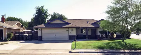 1531 S Crenshaw St, Visalia, CA 93277