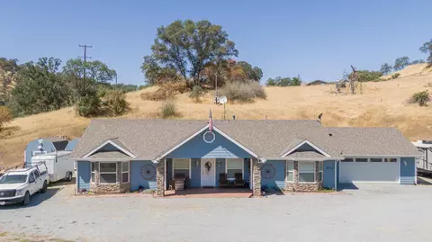 2175 Silver Ln, Squaw Valley, CA 93675