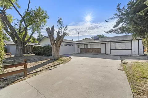 1801 S Sowell St, Visalia, CA 93277