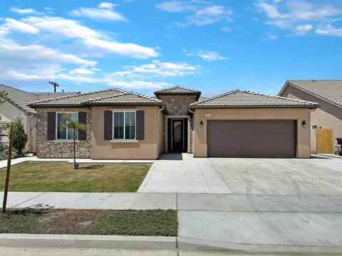 3413 N Oakwood St, Visalia, CA 93291
