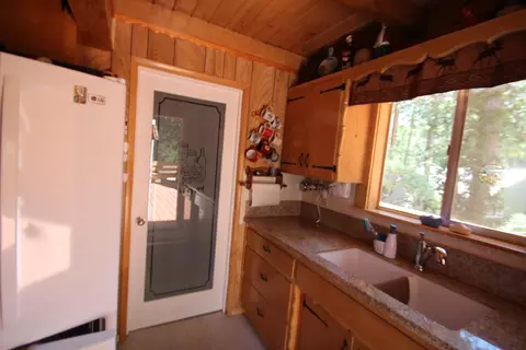 654 Trails End Dr, Springville, CA 93265 photo 4