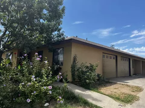 311 N Magnolia St, Woodlake, CA 93286
