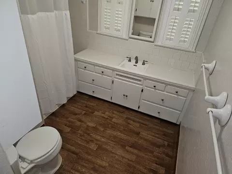 976 E San Joaquin Ave, Tulare, CA 93274 photo 18