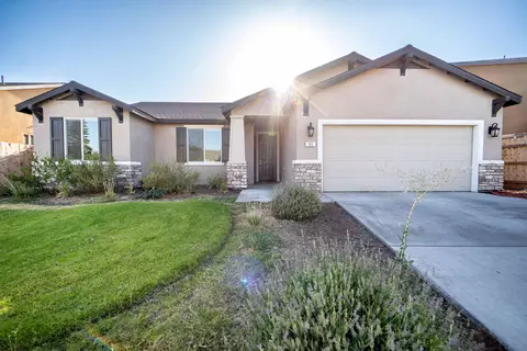 143 S Tommy Ct, Visalia, CA 93291