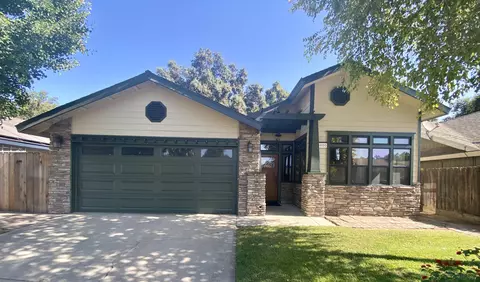 4800 W Crowley Ct, Visalia, CA 93291