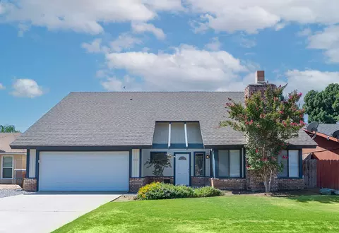 3045 W Evergreen Ave, Visalia, CA 93277
