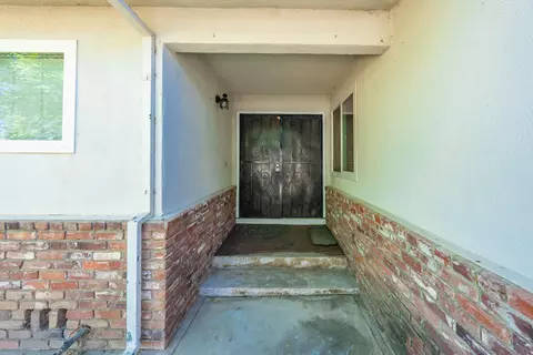 30 S Olive St, Lemoore, CA 93245 photo 4