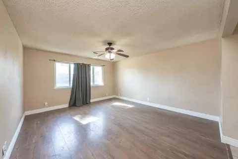 30 S Olive St, Lemoore, CA 93245 photo 6