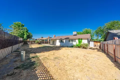 30 S Olive St, Lemoore, CA 93245 photo 28
