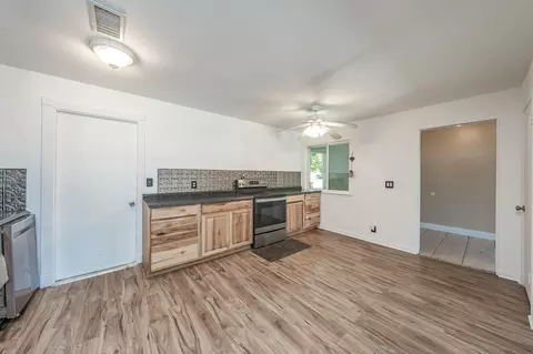 30 S Olive St, Lemoore, CA 93245 photo 10