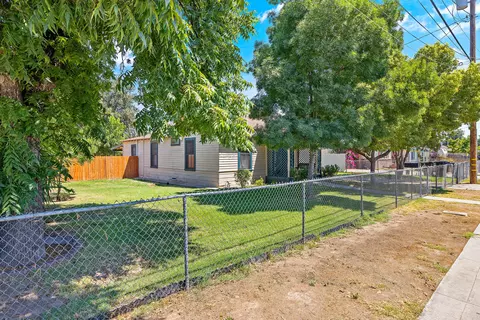 222 E Sweet Ave, Visalia, CA 93292 photo 2
