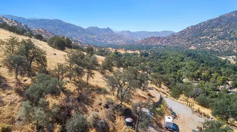 123 N Kaweah River Dr, Three Rivers, CA 93271 photo 3