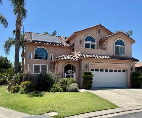 219 Lake Dr, Lemoore, CA 93245 photo 2