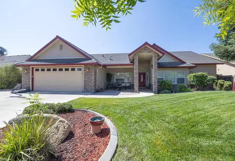 740 Sheffield Ave, Exeter, CA 93221
