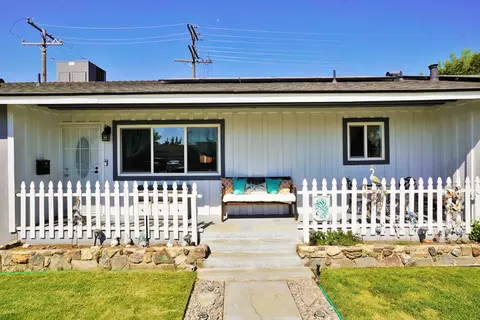 2102 N Kensington Way, Hanford, CA 93230