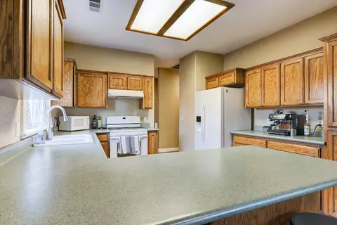 2418 E La Vida Ave, Visalia, CA 93292 photo 14