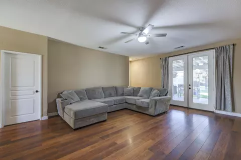 2418 E La Vida Ave, Visalia, CA 93292 photo 8