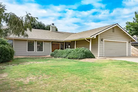 2205 E Vassar Dr, Visalia, CA 93292 photo 3