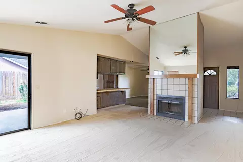 2205 E Vassar Dr, Visalia, CA 93292 photo 13