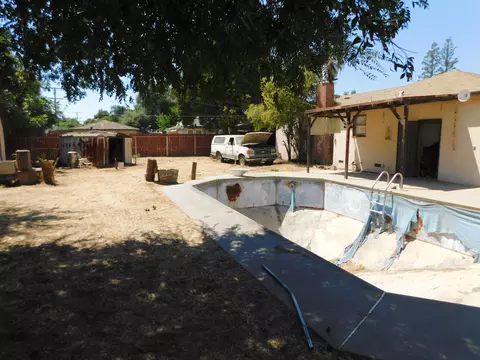 2427 E College Ave, Visalia, CA 93292 photo 4