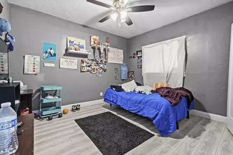 380 Champion St, Lemoore, CA 93245 photo 17