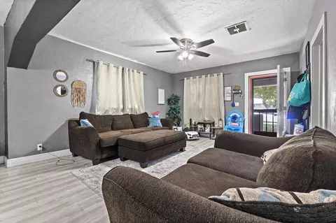 380 Champion St, Lemoore, CA 93245 photo 6