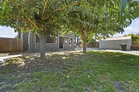 380 Champion St, Lemoore, CA 93245 photo 4